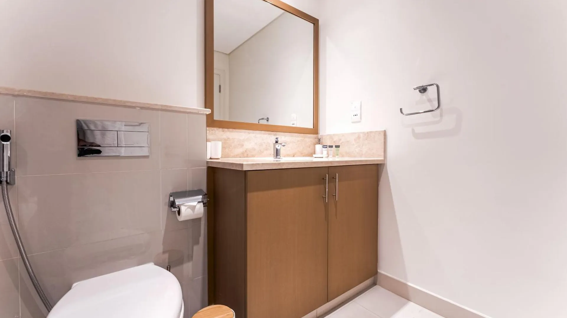 Beautiful 2Br Apartment In The Heart Of Blvd Dubai