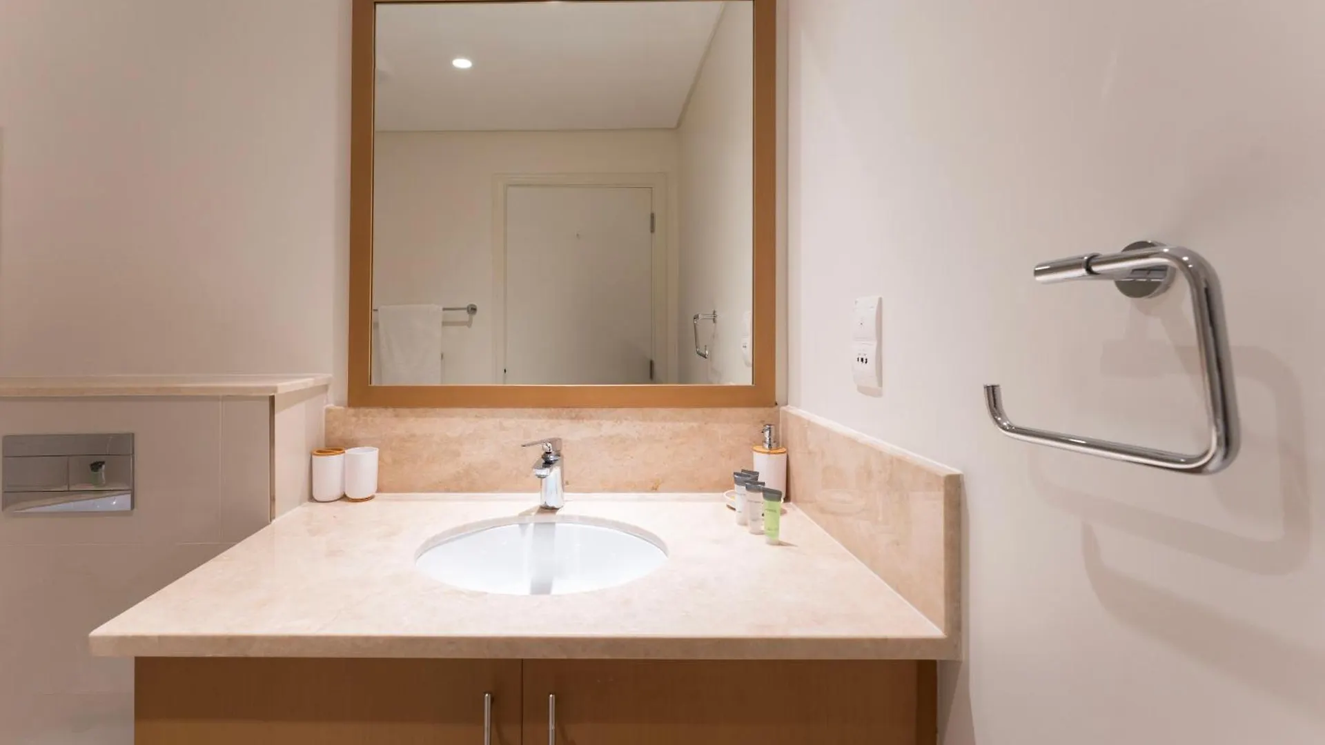 Beautiful 2Br Apartment In The Heart Of Blvd Dubai