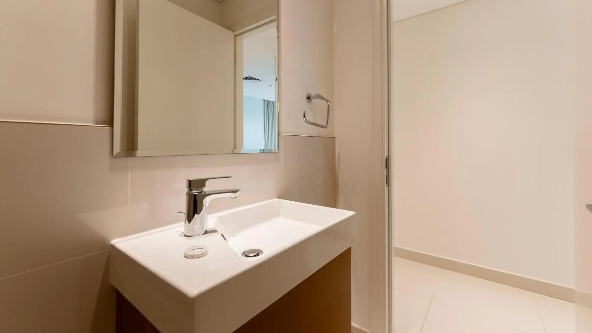 Beautiful 2Br Apartment In The Heart Of Blvd Dubai 0*,  United Arab Emirates