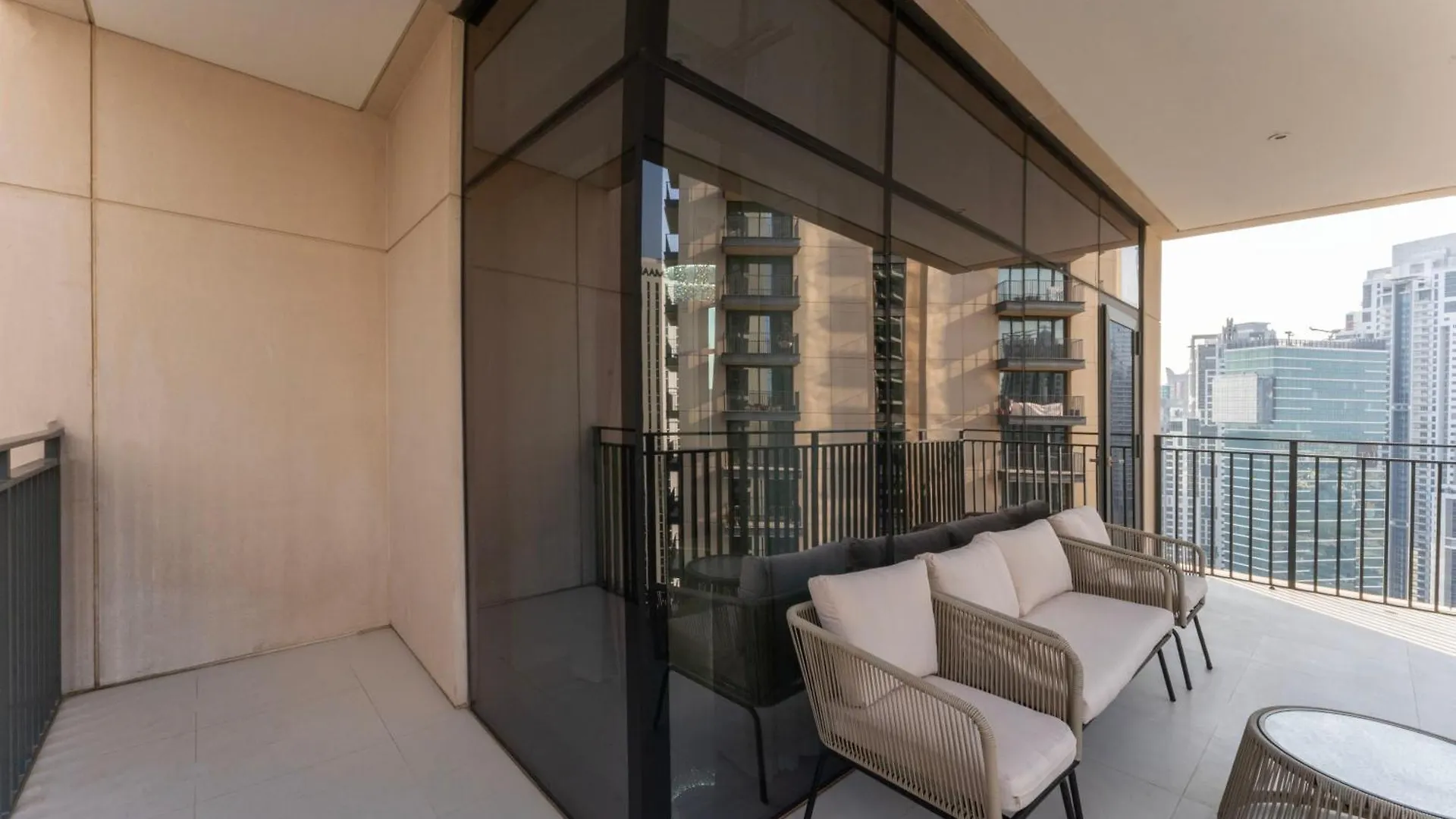 Beautiful 2Br Apartment In The Heart Of Blvd 두바이