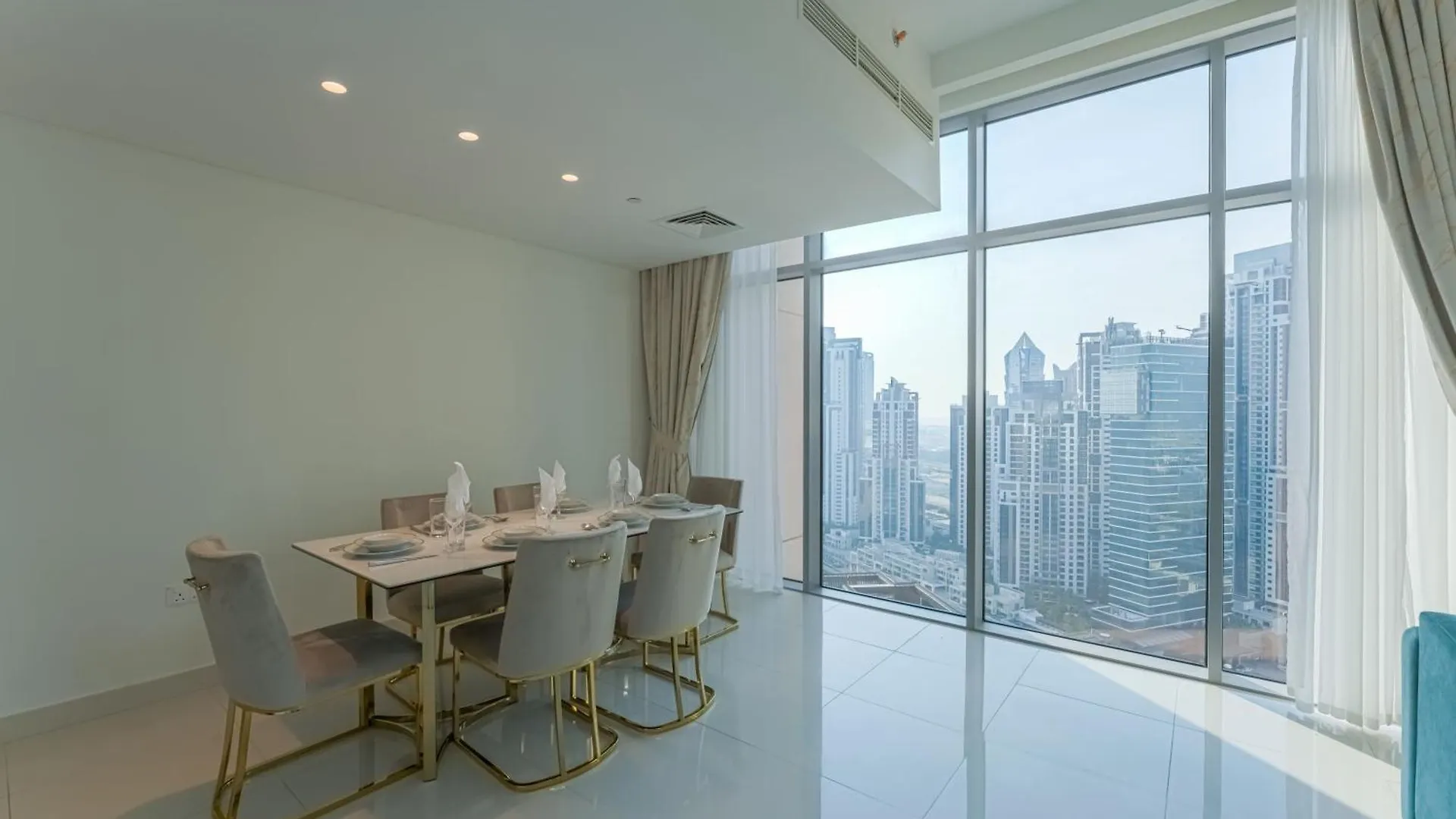 Beautiful 2Br Apartment In The Heart Of Blvd 두바이 아랍에미리트